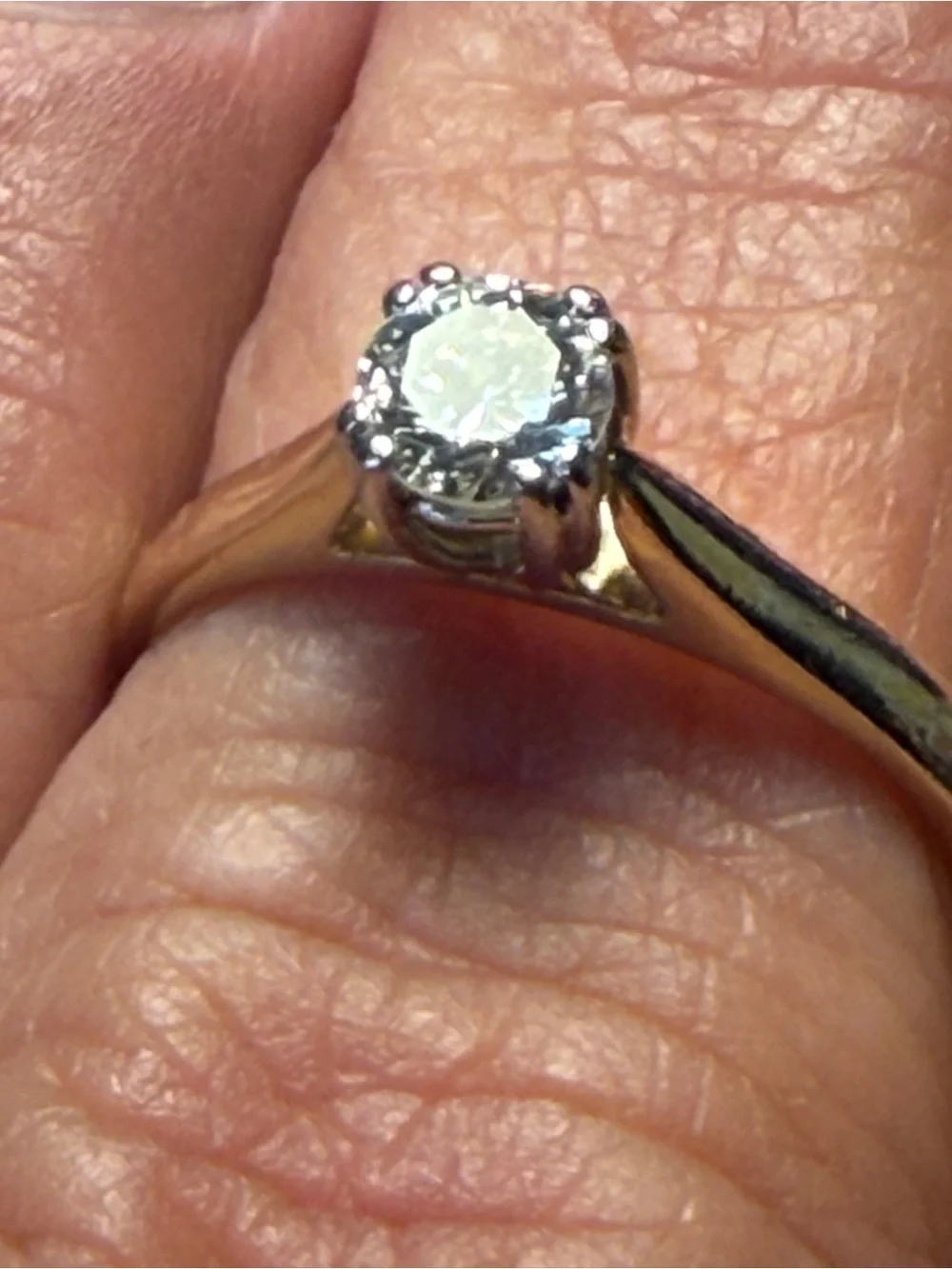 Beautiful .42 carat Classic Solitaire Diamond Ring in 14k yellow Gold